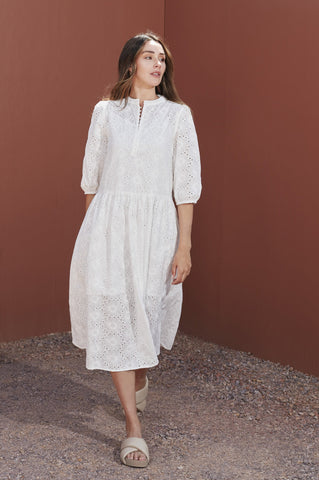 Walnut - Paris Lace Dress - White