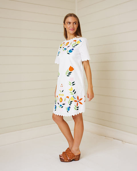 Binny - THE QUILTING SOCIETY Cotton poplin mini shift dress with applique jumbo ric rac trim detail.