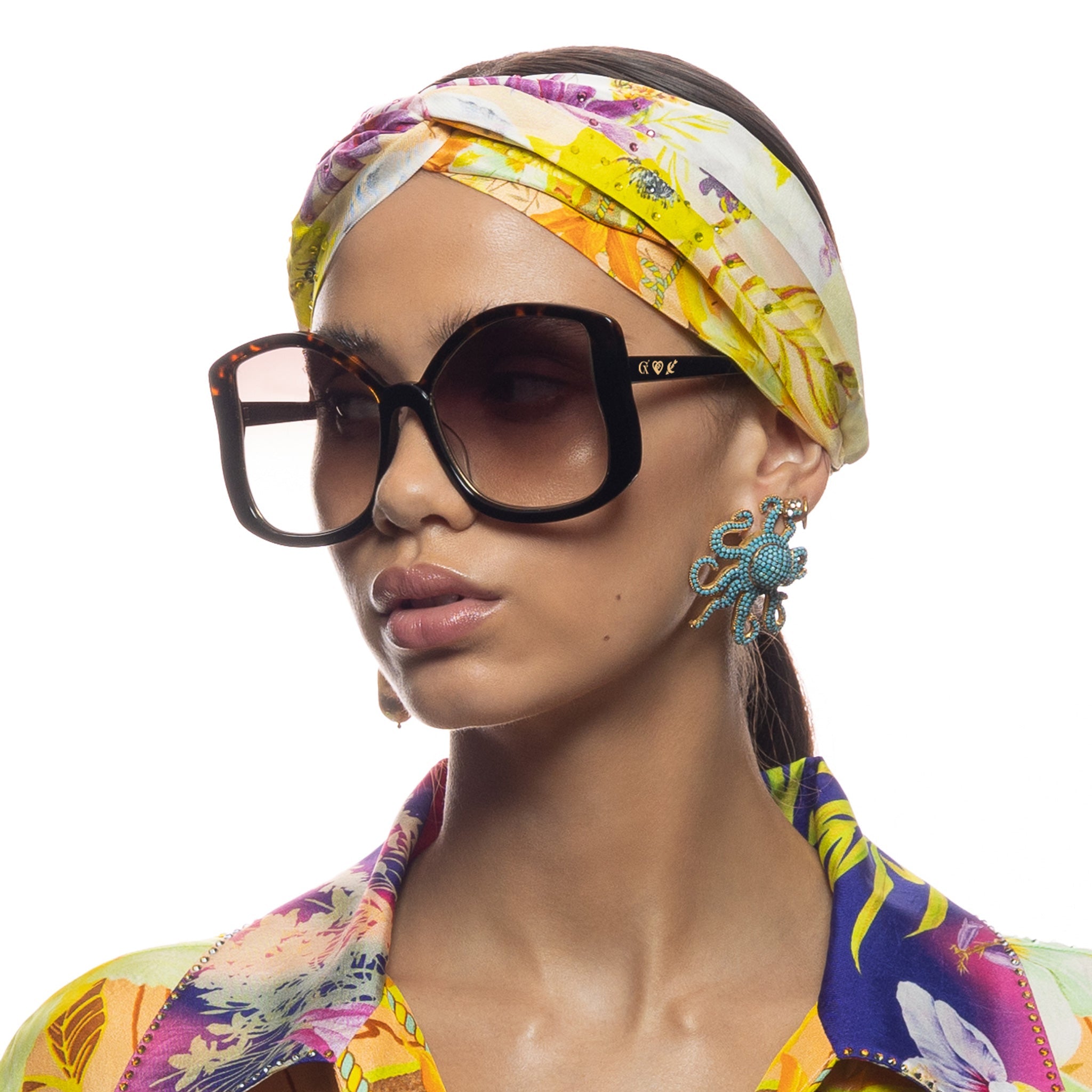 Camilla - Sunglasses - Social Butterfly Dark Tort/Black