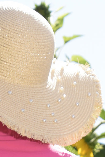 Stealing the Show Hat - Natural or Black